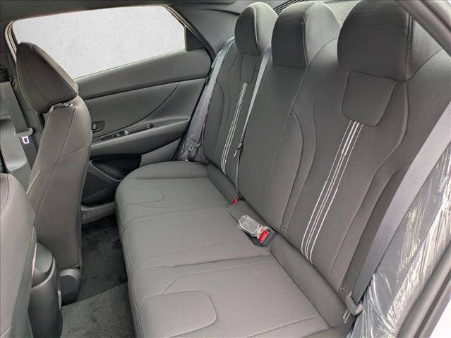 2025 Hyundai Elantra Blue - Photo 15