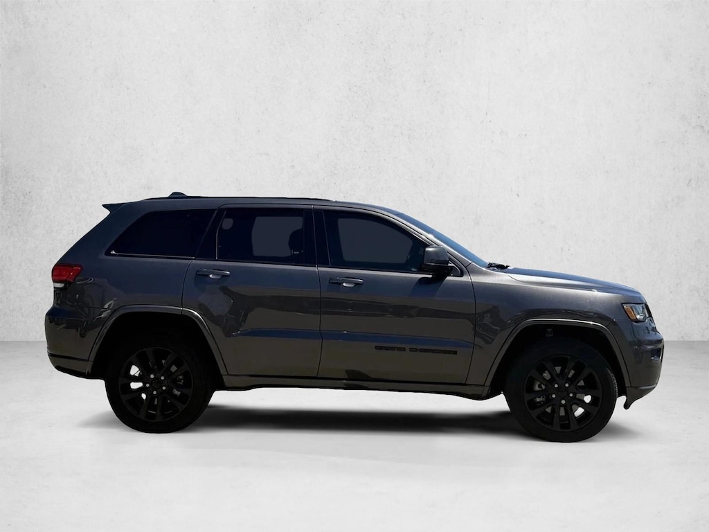 Used 2021 Jeep Grand Cherokee Laredo SUV