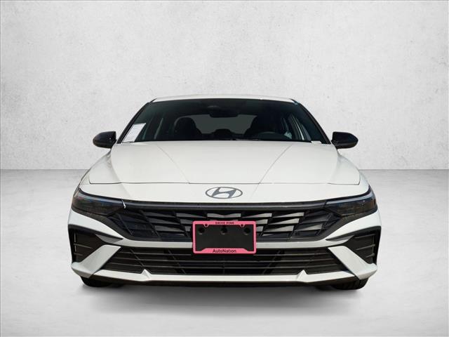 2025 Hyundai Elantra SEL Sport photo 6
