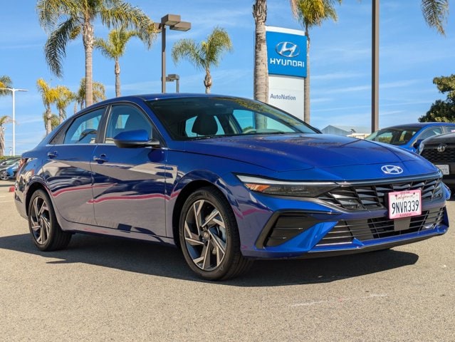 2024 Hyundai Elantra SEL photo 2