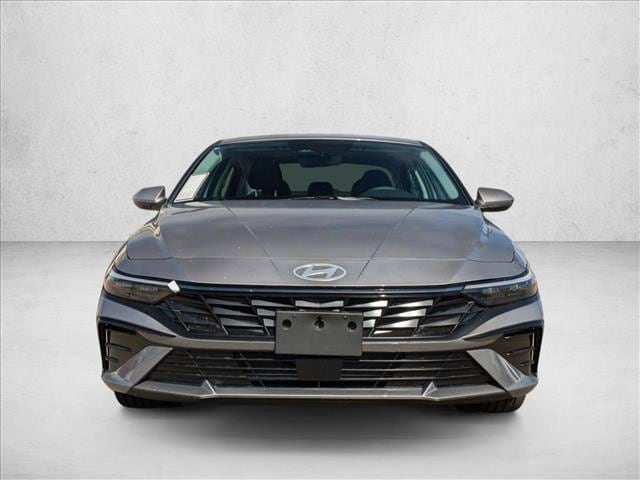 2025 Hyundai Elantra SEL - Photo 6