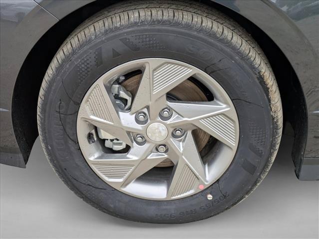 2025 Hyundai Sonata SE - Photo 9