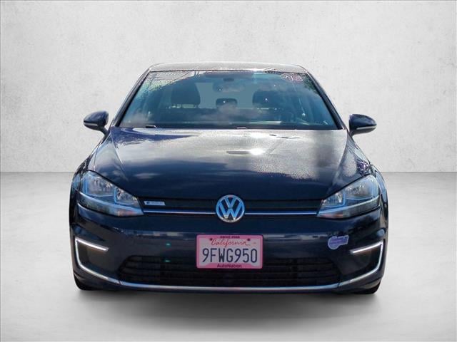 Used 2018 Volkswagen e-Golf e-Golf SE with VIN WVWKR7AU5JW907317 for sale in Carlsbad, CA