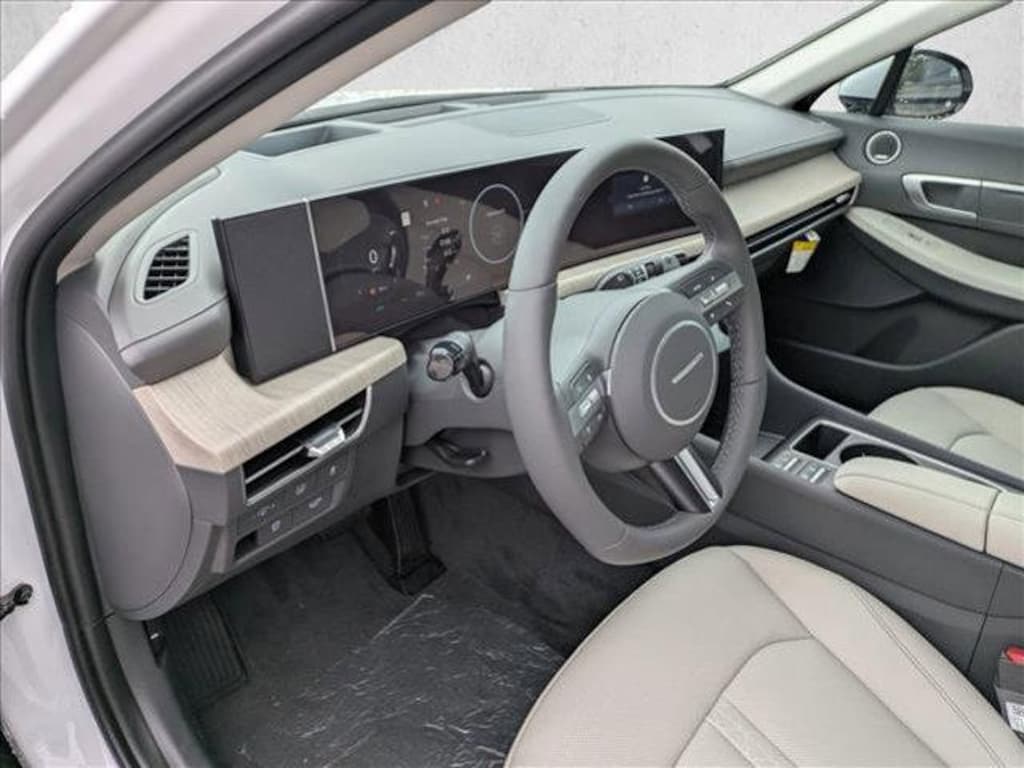 New 2025 Hyundai Sonata Hybrid Limited Sedan
