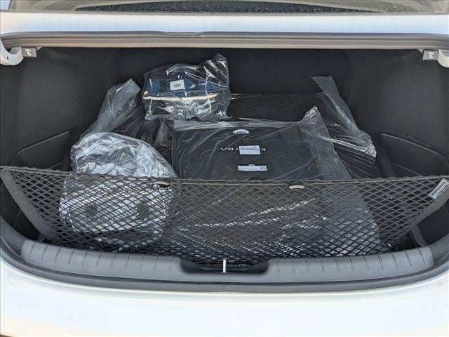 2025 Hyundai Elantra Limited - Photo 21