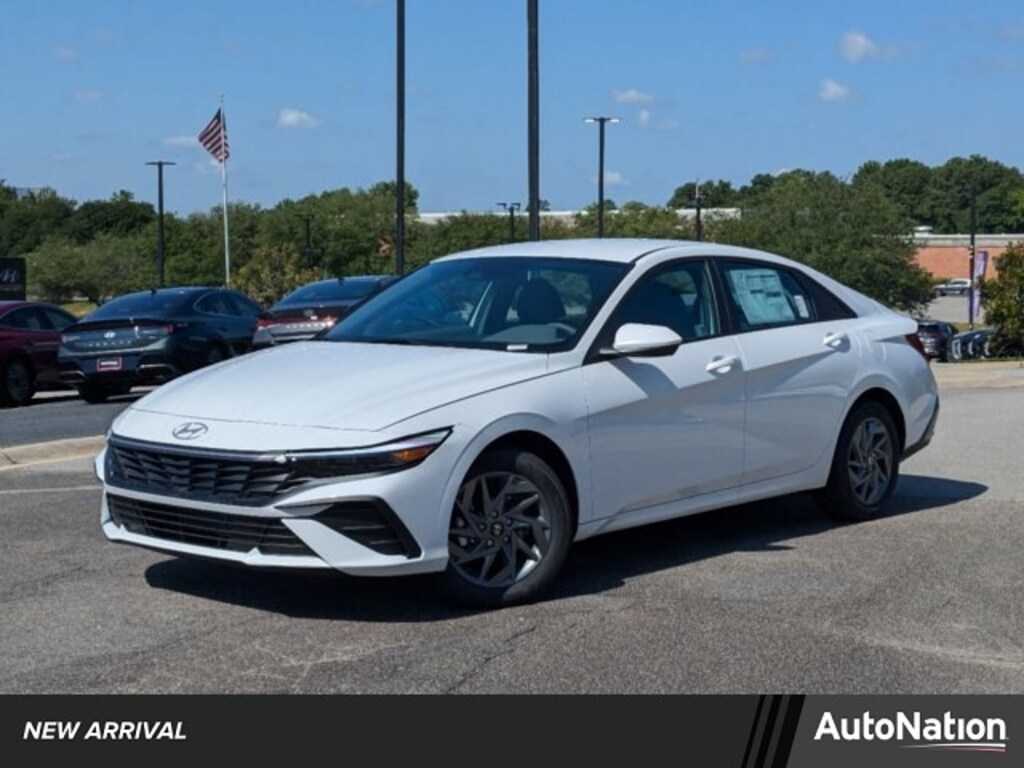Used 2024 Hyundai Elantra SEL 4dr Car