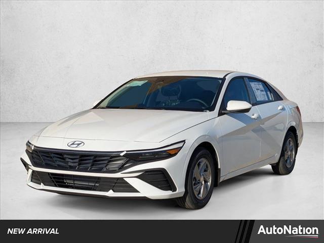 2026 Hyundai Elantra SE's photo