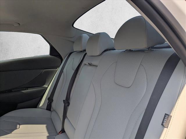 2025 Hyundai Elantra Limited - Photo 20