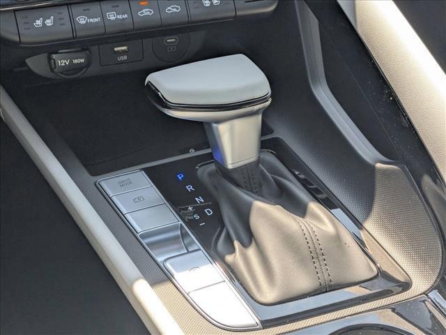 2025 Hyundai Elantra Limited - Photo 17