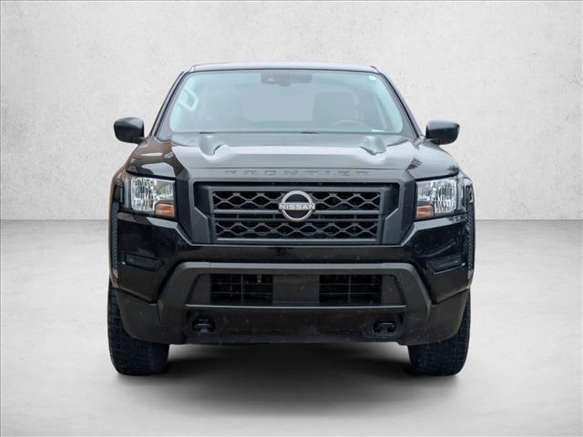 2022 Nissan Frontier S Crew Cab photo 2