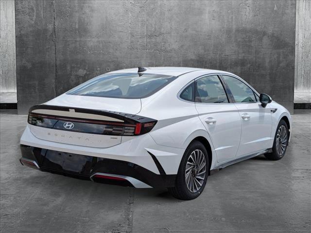 2025 Hyundai Sonata Hybrid SEL photo 2
