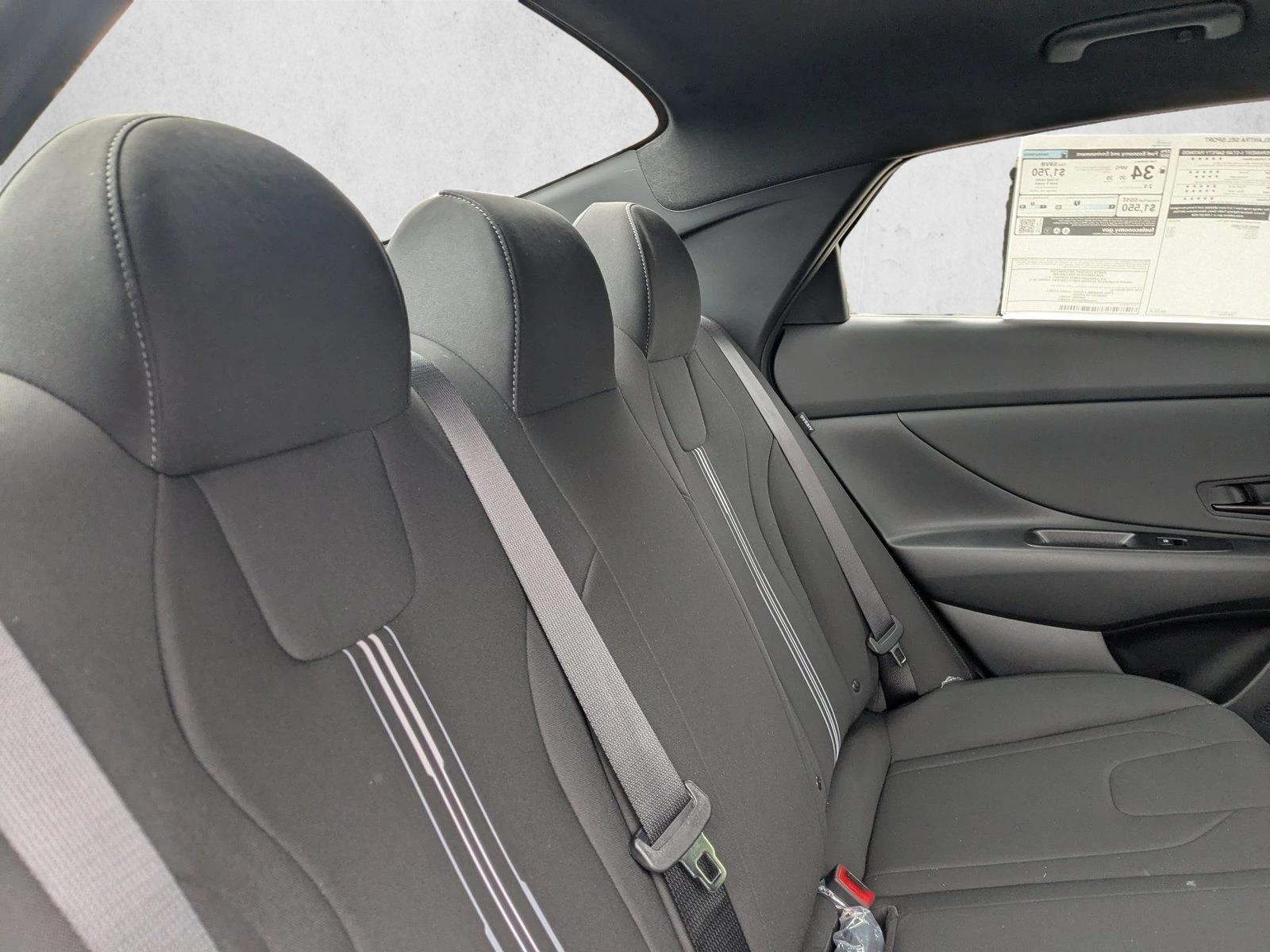 2025 Hyundai Elantra SEL - Photo 19