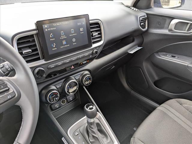 2025 Hyundai Venue SEL - Photo 13