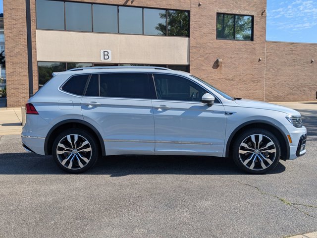 2018 Volkswagen Tiguan SEL Premium photo 4