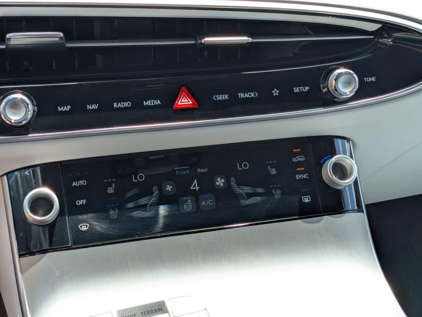 2026 GENESIS GV70 Advanced - Photo 16