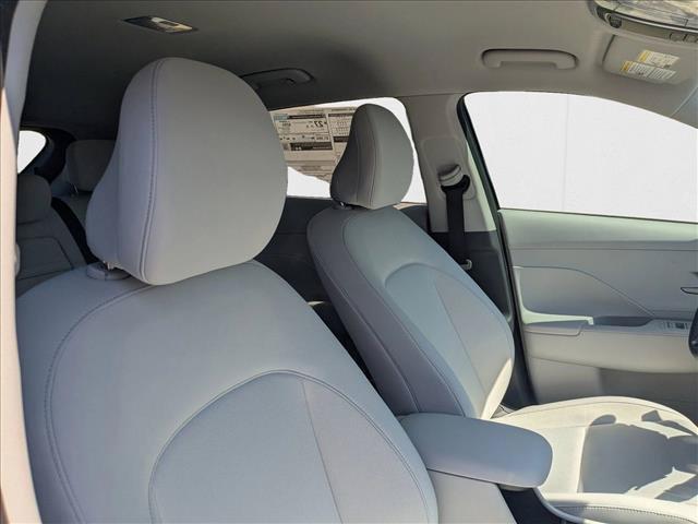 2025 Hyundai Kona SEL Convenience - Photo 22