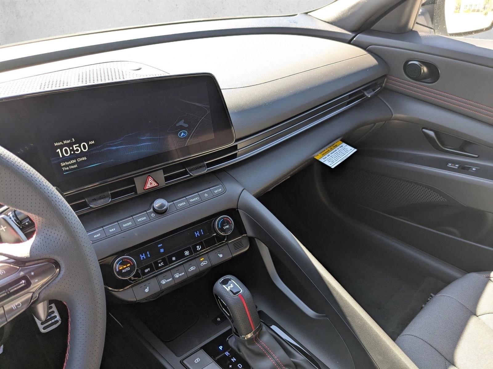 2025 Hyundai Elantra N Line - Photo 13