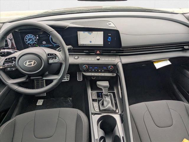 2025 Hyundai Elantra Blue - Photo 18