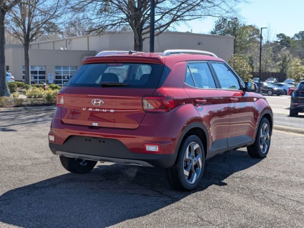 Used 2025 Hyundai Venue SEL Sport Utility