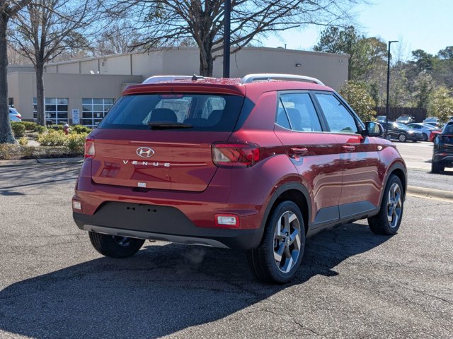 2025 Hyundai Venue SEL photo 2