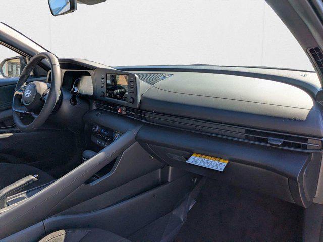 2025 Hyundai Elantra SEL - Photo 22