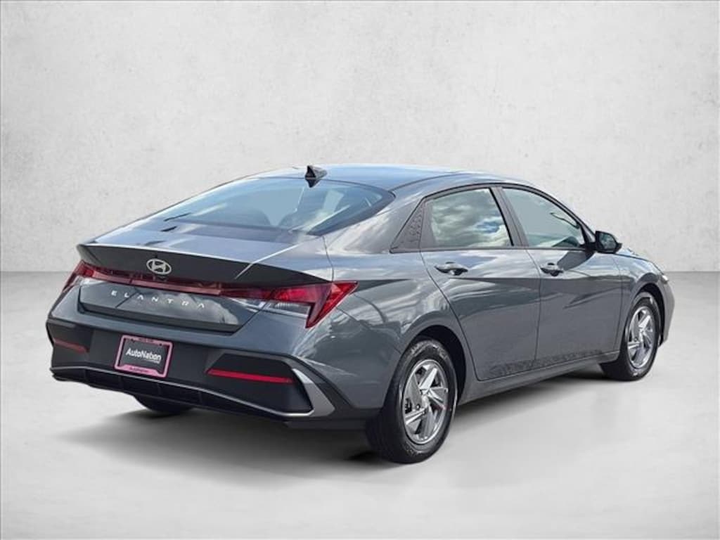 New 2026 Hyundai Elantra SE Sedan