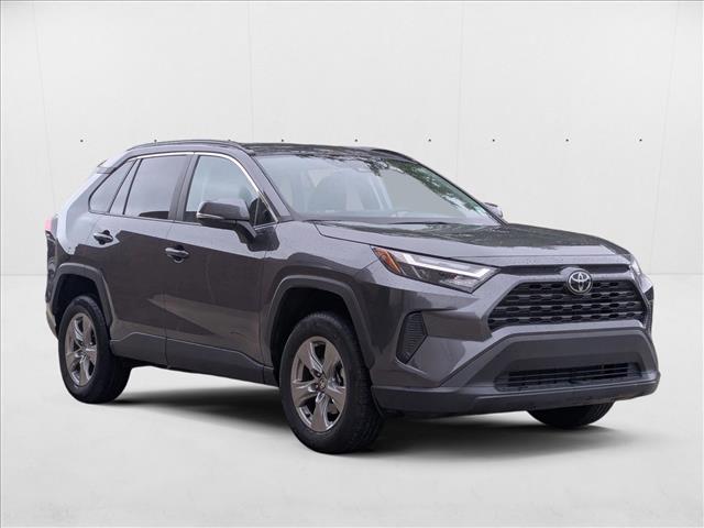 2024 Toyota RAV4 XLE photo 3