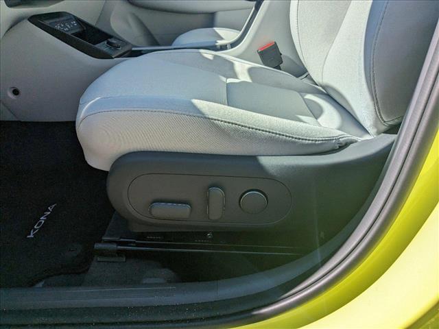 2024 Hyundai Kona SEL photo 4