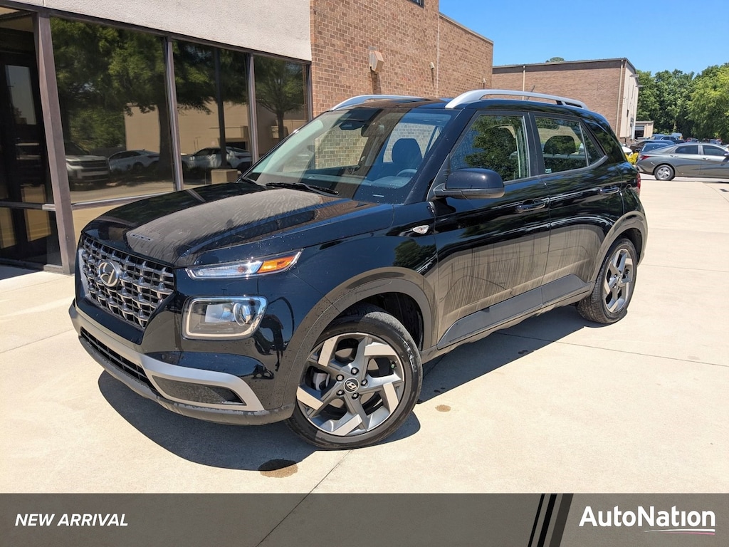 Used 2023 Hyundai Venue SEL Sport Utility
