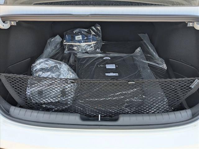 2025 Hyundai Elantra Limited - Photo 21