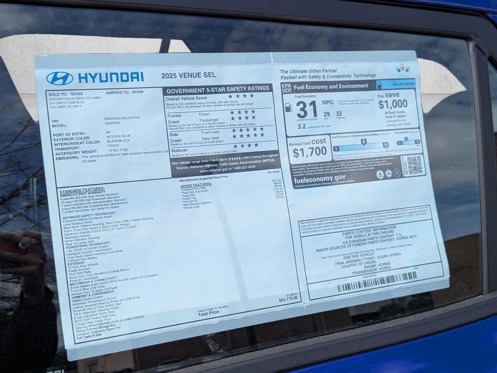 2025 Hyundai Venue SEL - Photo 25