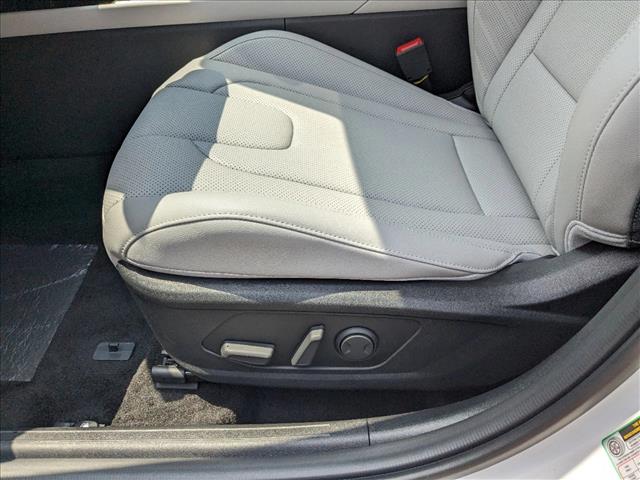 2024 Hyundai Elantra Limited photo 4