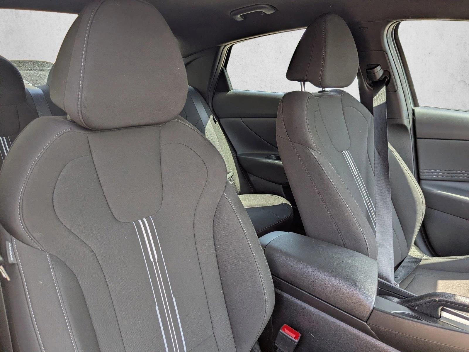 2025 Hyundai Elantra SEL - Photo 20