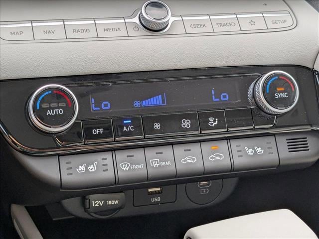 2025 Hyundai Elantra Limited - Photo 15