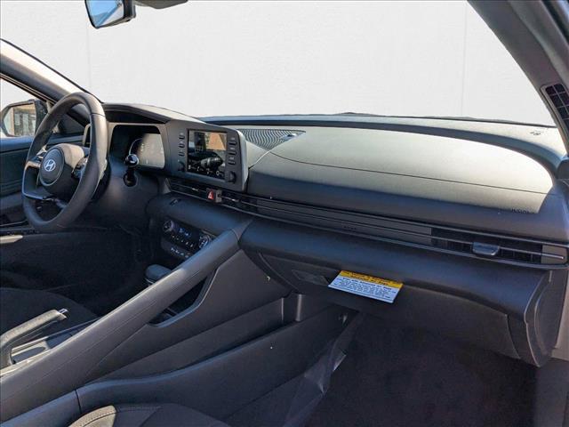 2025 Hyundai Elantra SEL - Photo 22