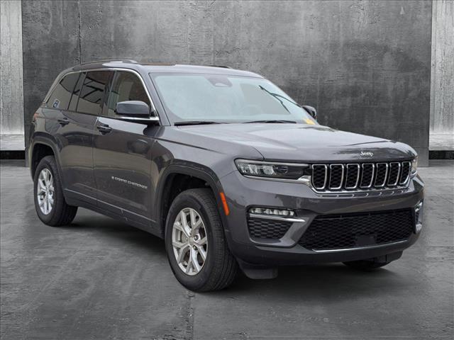 2023 Jeep Grand Cherokee Limited Sport photo 3