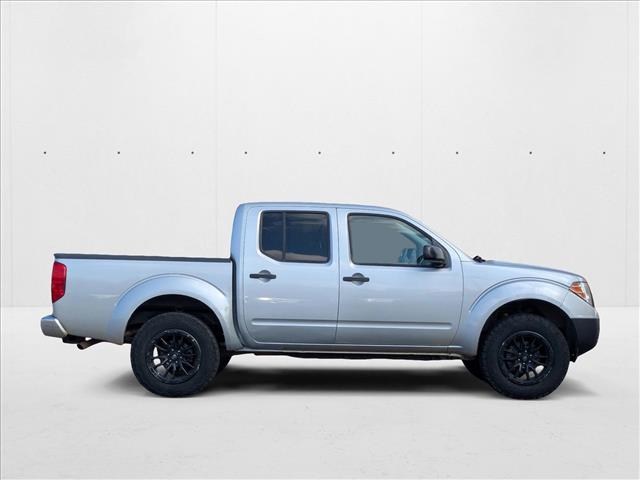 2019 Nissan Frontier SV Crew Cab photo 4