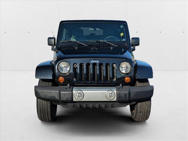 2010 Jeep Wrangler Sahara photo 2