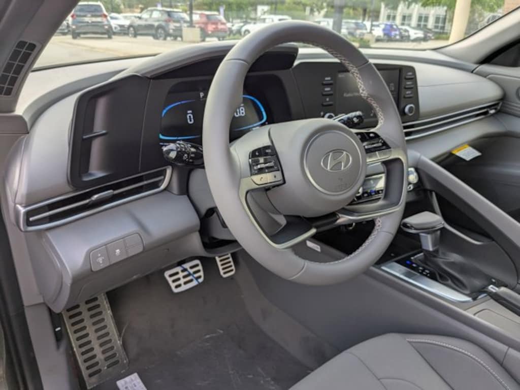 Used 2025 Hyundai Elantra SEL Sport 4dr Car