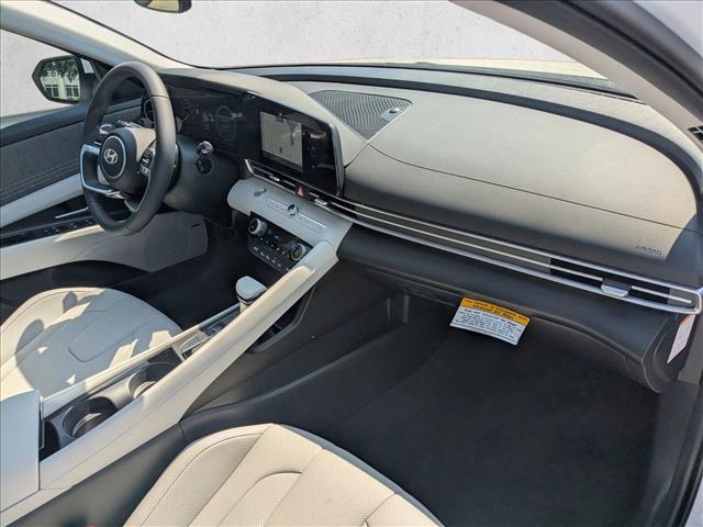 2025 Hyundai Elantra Limited - Photo 24