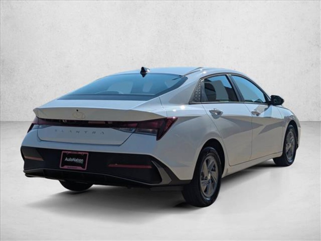 New 2026 Hyundai Elantra SE Sedan