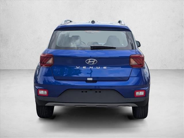 2025 Hyundai Venue Limited - Photo 8