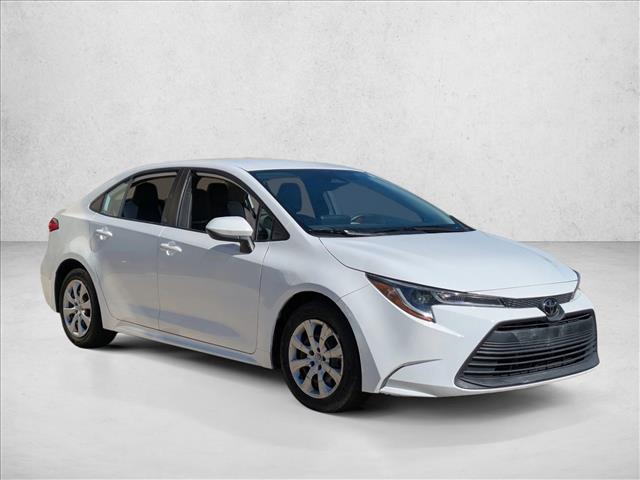 2023 Toyota Corolla LE photo 3