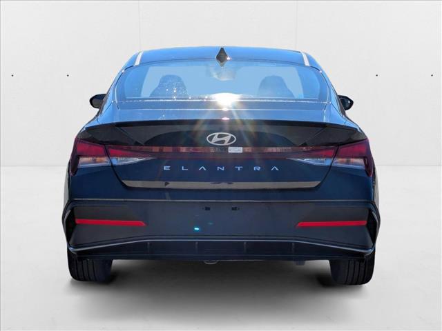 2025 Hyundai Elantra SEL - Photo 7