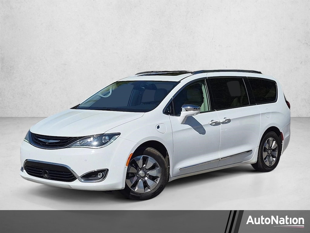 Used 2018 Chrysler Pacifica Hybrid Limited Mini-van Passenger