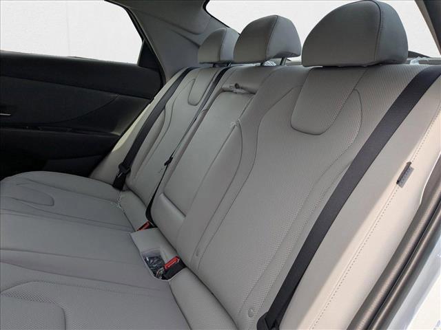 2025 Hyundai Elantra Limited - Photo 19