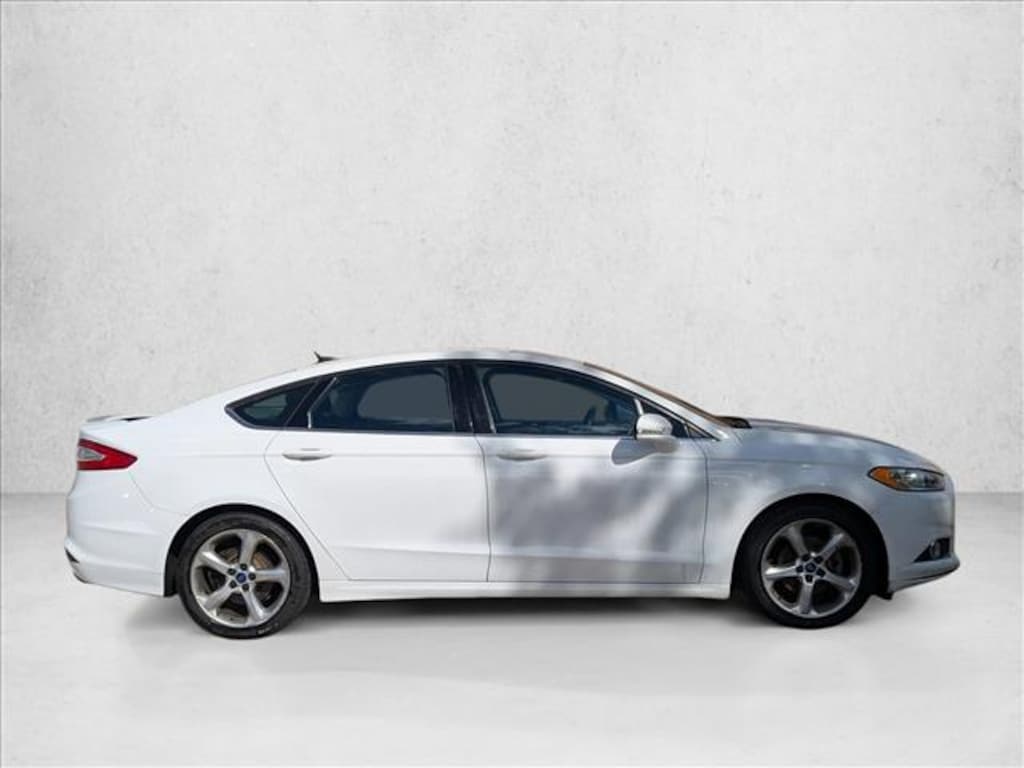 Used 2015 Ford Fusion SE 4dr Car
