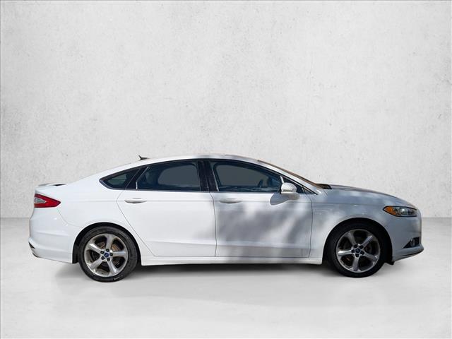 2015 Ford Fusion SE photo 4