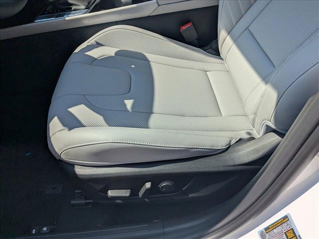 2025 Hyundai Elantra Limited - Photo 4