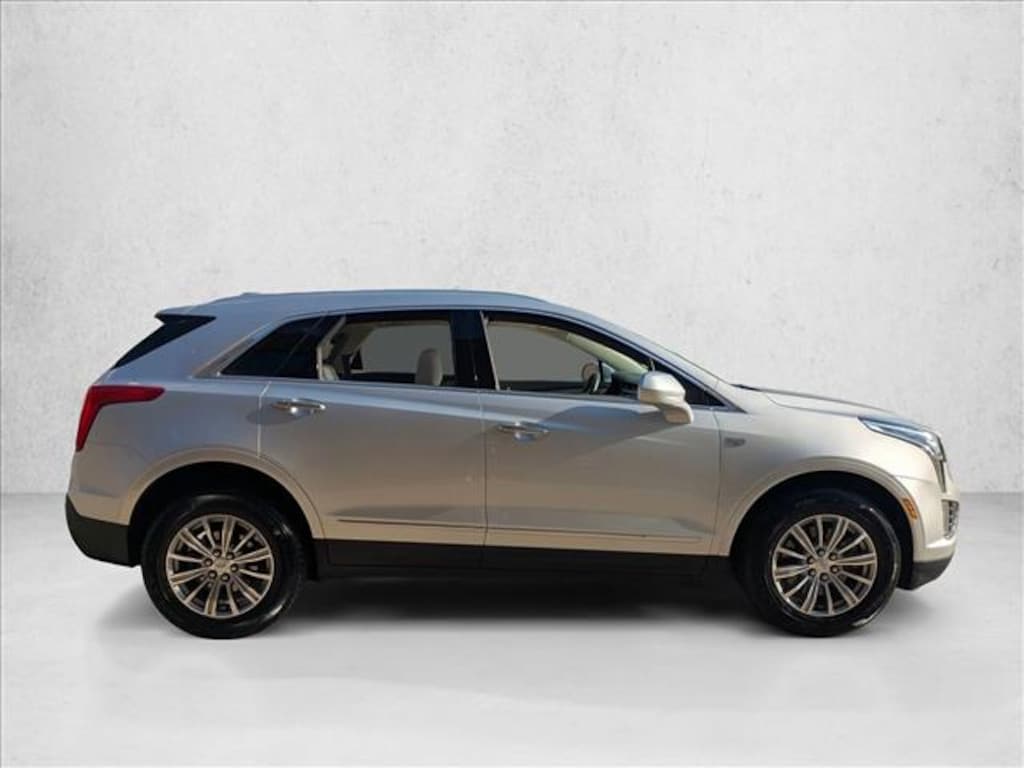 Used 2017 Cadillac XT5 Luxury FWD Sport Utility